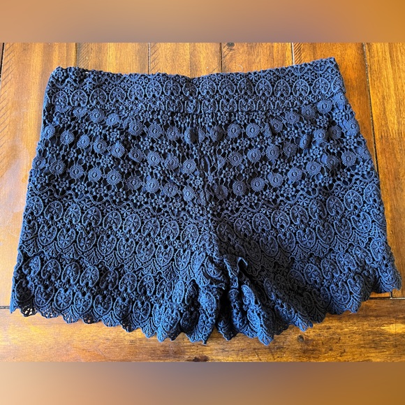 Navy Blue Lace Shorts size 6 Loft - Picture 2 of 4
